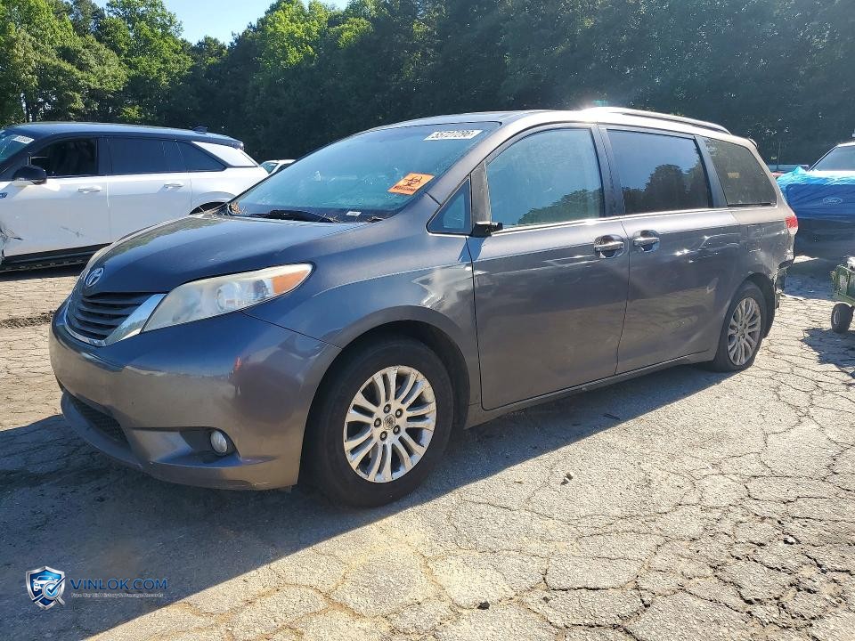 2014 TOYOTA SIENNA XLE 8-PASSENGER – Lot 55727296 auction photo
