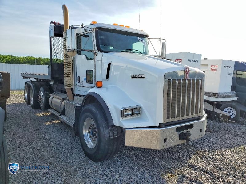 2014 KENWORTH T800 FLATBED TRUCK – Lot 55759636 auction photo