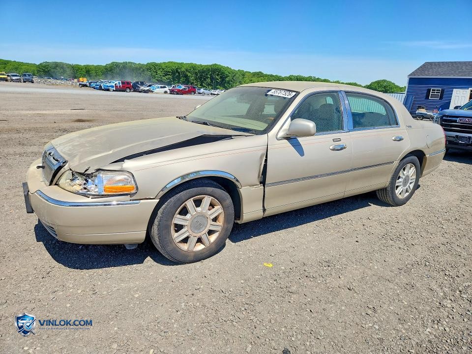 2007 LINCOLN TOWN CAR SIGNATURE LIMITED – Lot 55767526 auction photo