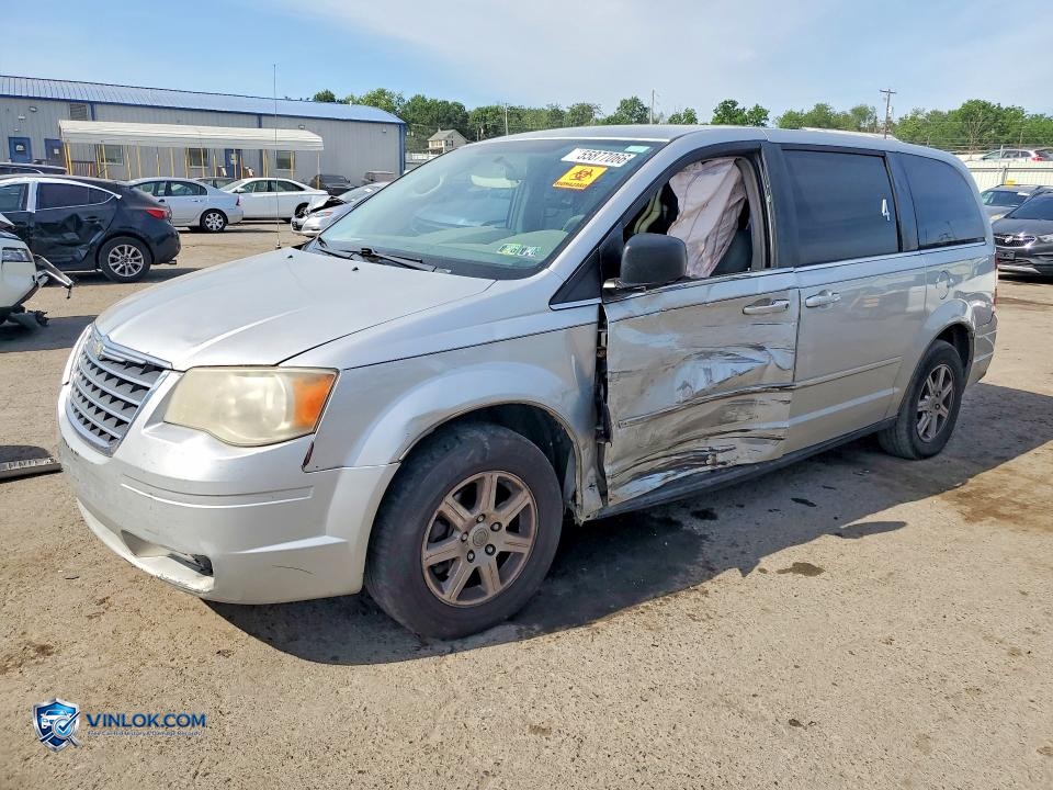 2010 CHRYSLER TOWN & COUNTRY LX – Lot 55877066 auction photo