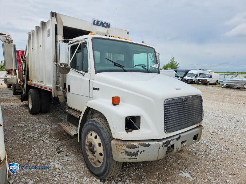 2002 FREIGHTLINER FL70 REFUSE TRUCK – Lot 55911336 auction photo