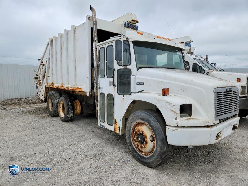 1999 FREIGHTLINER FL70 REFUSE TRUCK – Lot 55911906 auction photo