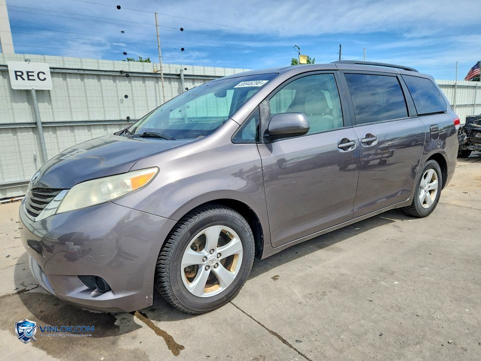 2011 TOYOTA SIENNA LE – Lot 55946296 auction photo