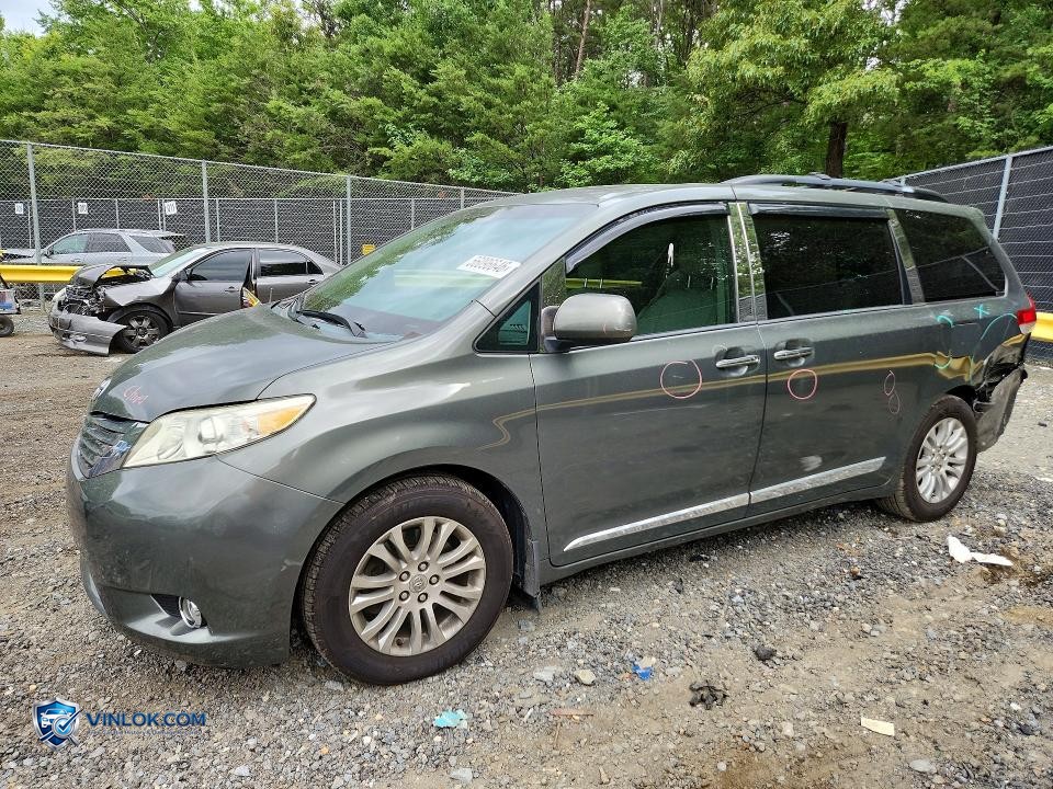 2013 TOYOTA SIENNA XLE 8-PASSENGER – Lot 56096646 auction photo
