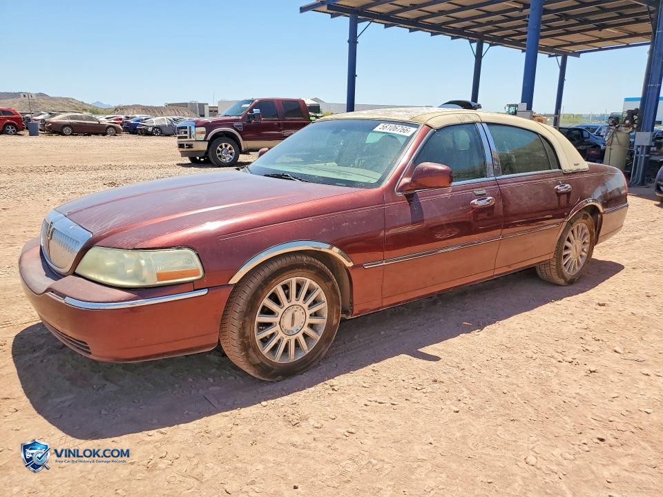 2004 LINCOLN TOWN CAR EXECUTIVE – Lot 56106766 auction photo