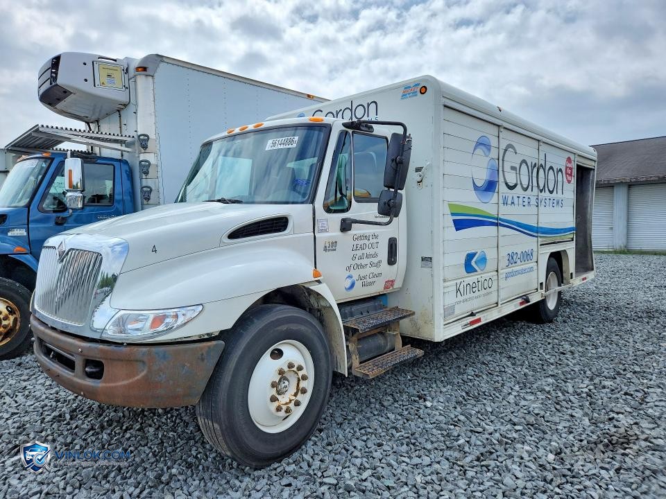 2004 INTERNATIONAL 4300 DELIVERY TRUCK – Lot 56144886 auction photo