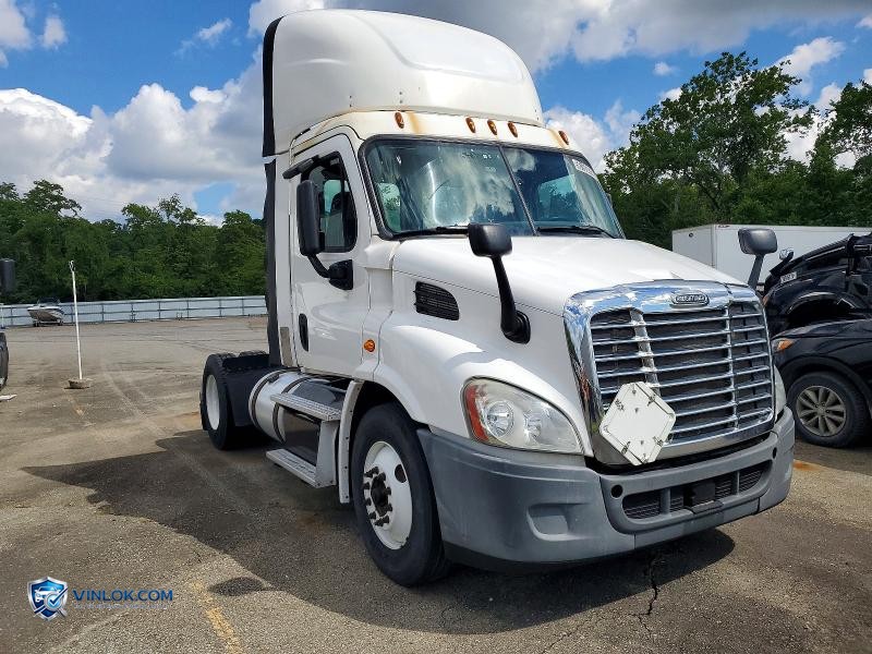 2016 FREIGHTLINER CASCADIA 113 SEMI TRUCK – Lot 56163076 auction photo