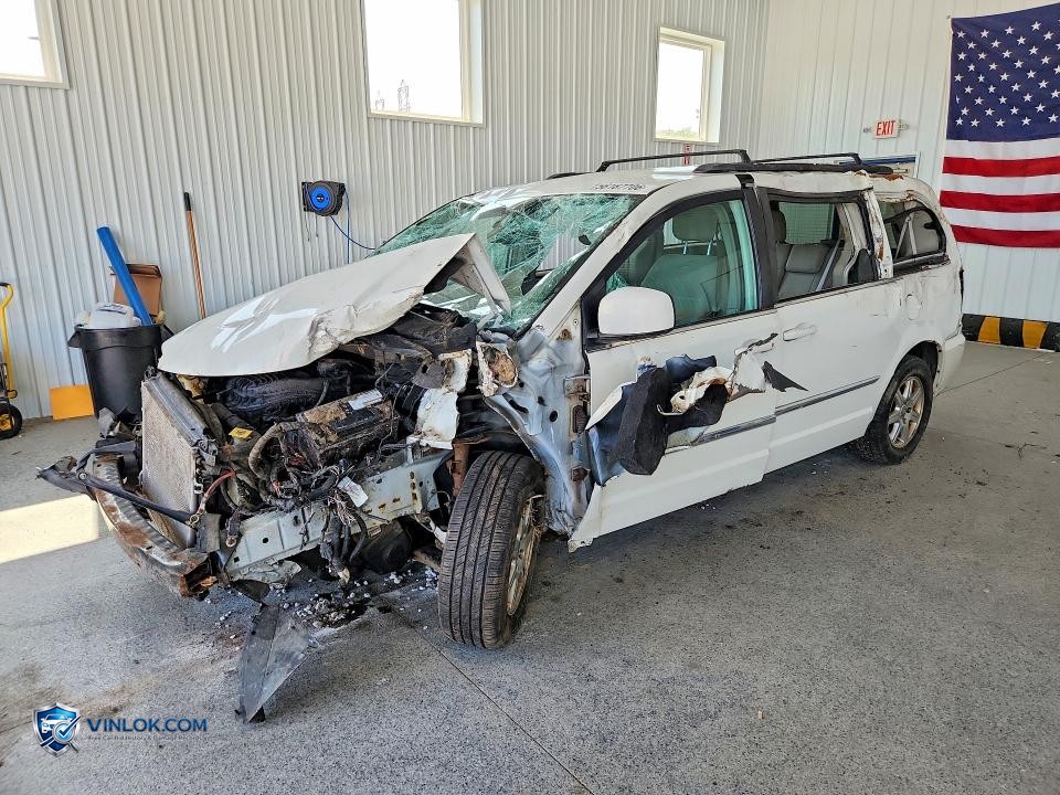 2011 CHRYSLER TOWN & COUNTRY TOURING – Lot 56167706 auction photo