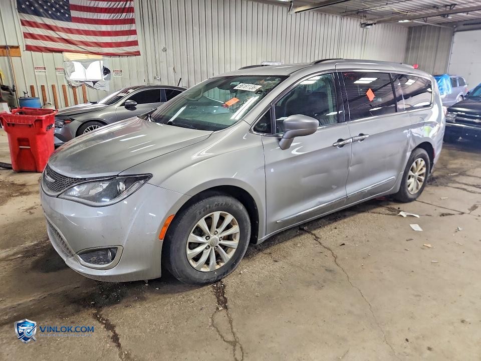 2017 CHRYSLER PACIFICA TOURING L – Lot 56181136 auction photo