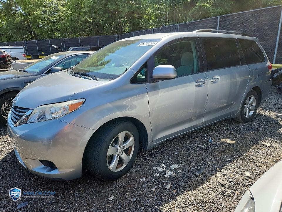 2014 TOYOTA SIENNA LE – Lot 56278656 auction photo