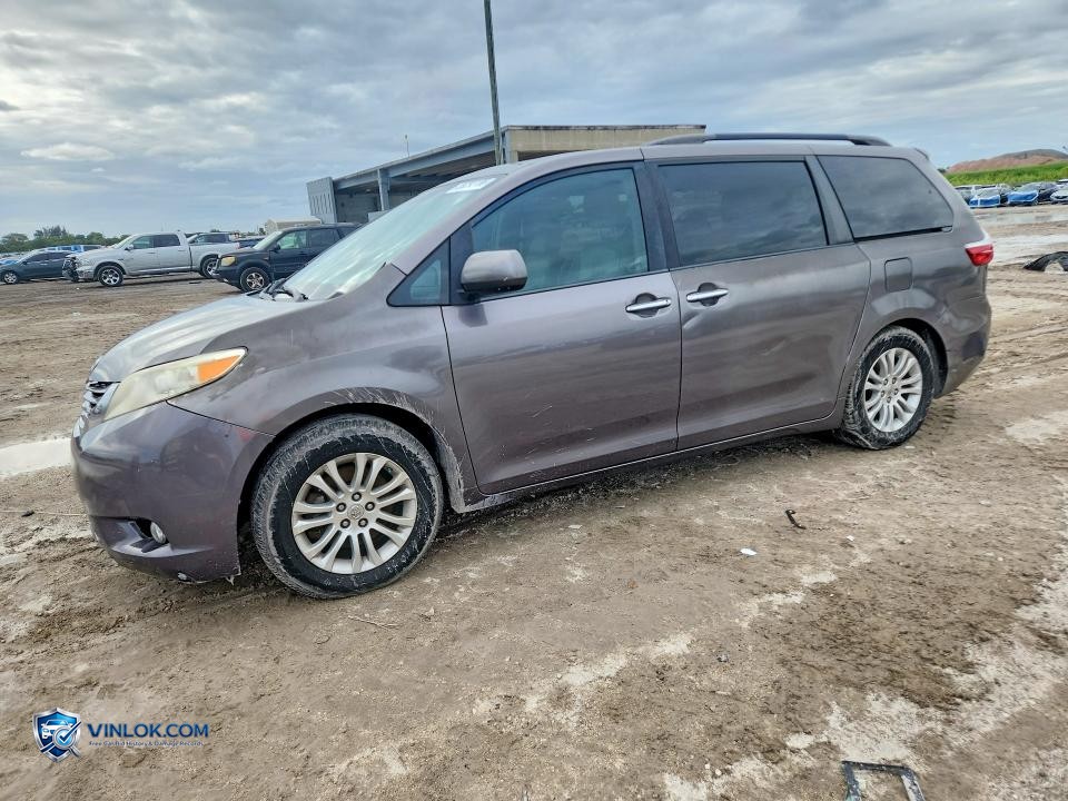 2015 TOYOTA SIENNA XLE PREMIUM 8-PASSENGER – Lot 56293186 auction photo