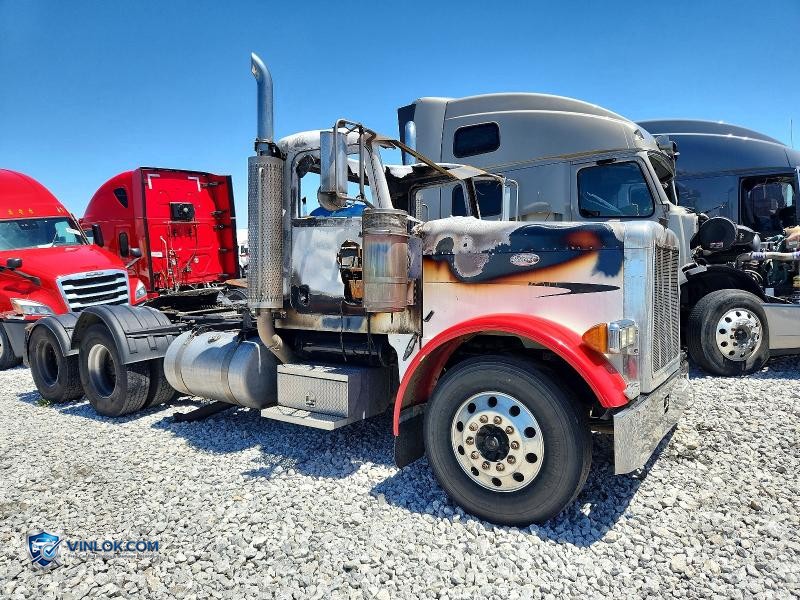 2007 PETERBILT 379 SEMI TRUCK – Lot 56322026 auction photo