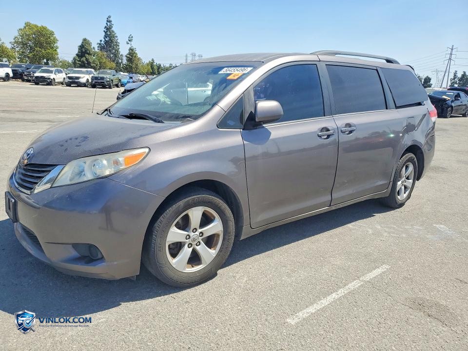 2014 TOYOTA SIENNA LE – Lot 56455496 auction photo