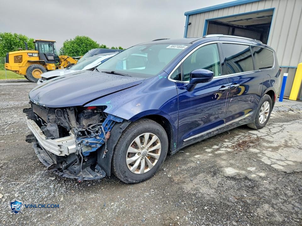 2019 CHRYSLER PACIFICA TOURING L – Lot 56474666 auction photo