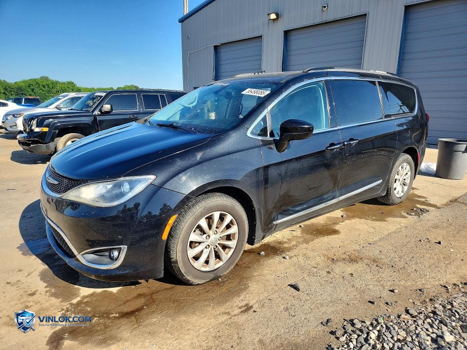 2017 CHRYSLER PACIFICA TOURING L – Lot 56498086 auction photo