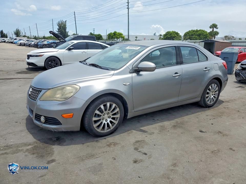 2013 SUZUKI KIZASHI SE – Lot 56505946 auction photo