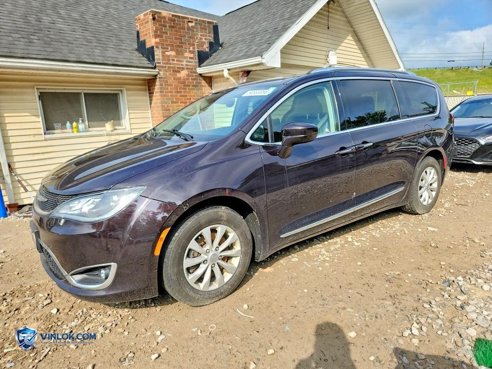 2018 CHRYSLER PACIFICA TOURING L – Lot 56583056 auction photo