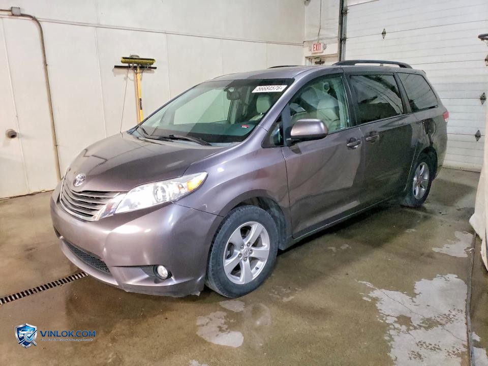 2014 TOYOTA SIENNA XLE 7-PASSENGER – Lot 56684576 auction photo