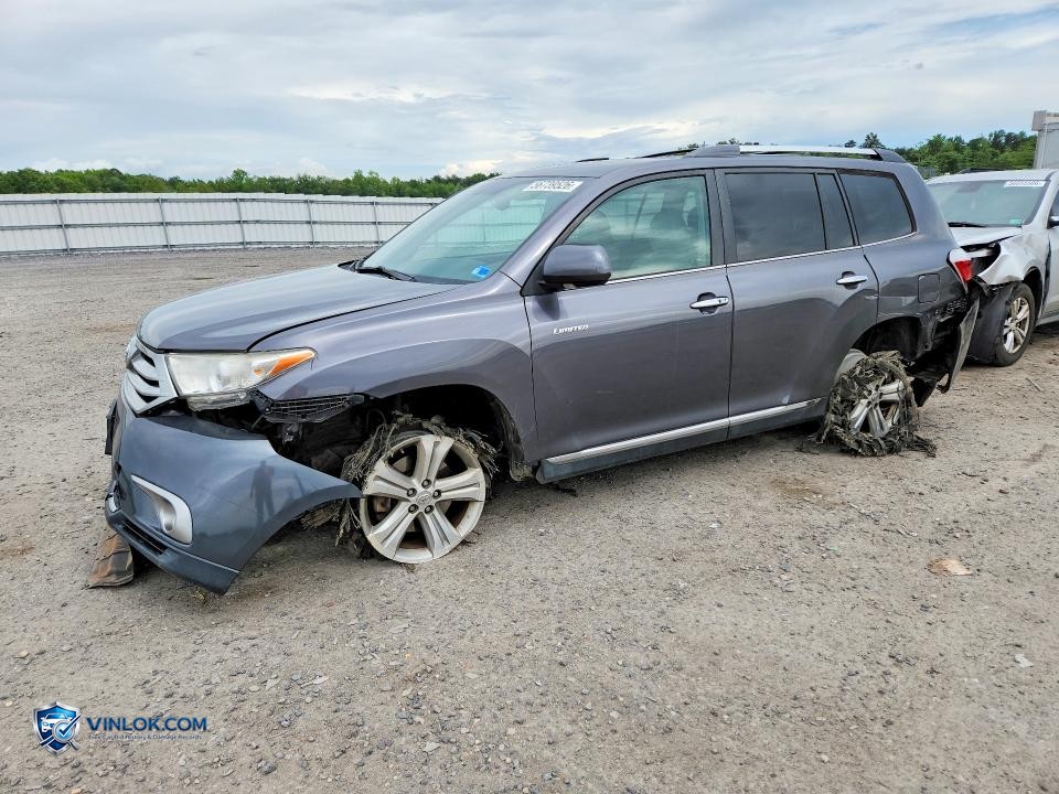 2013 TOYOTA HIGHLANDER LIMITED – Lot 56739526 auction photo