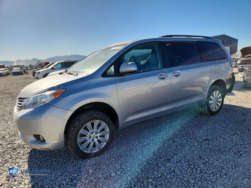 2015 TOYOTA SIENNA XLE 7-PASSENGER – Lot 56801086 auction photo