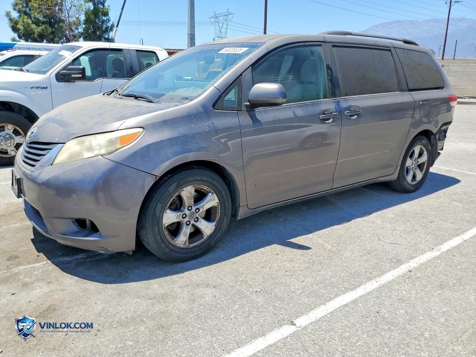 2011 TOYOTA SIENNA – Lot 56826526 auction photo