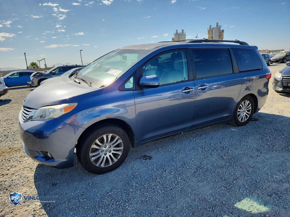 2017 TOYOTA SIENNA XLE 8-PASSENGER – Lot 56963046 auction photo