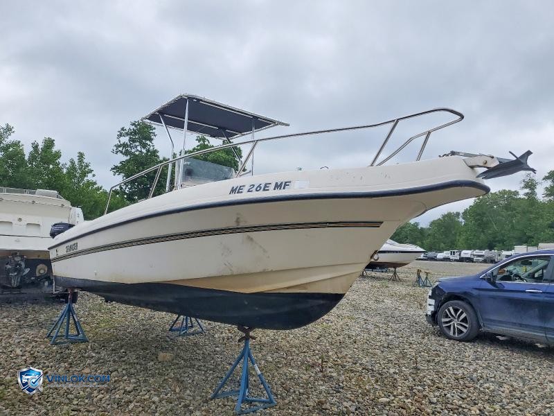 2088 CENTER CONSOLE - BOAT – Lot 57008946 auction photo