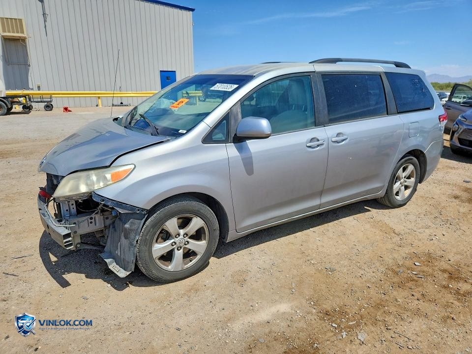 2013 TOYOTA SIENNA LE – Lot 57010526 auction photo
