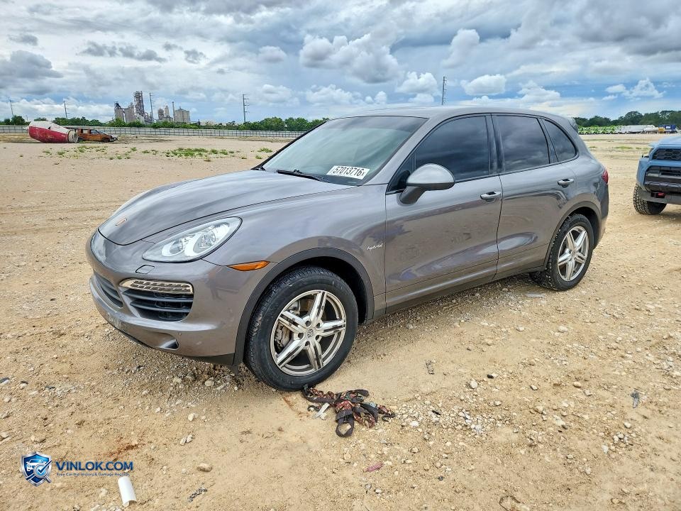 2014 PORSCHE CAYENNE S HYBRID – Lot 57013716 auction photo