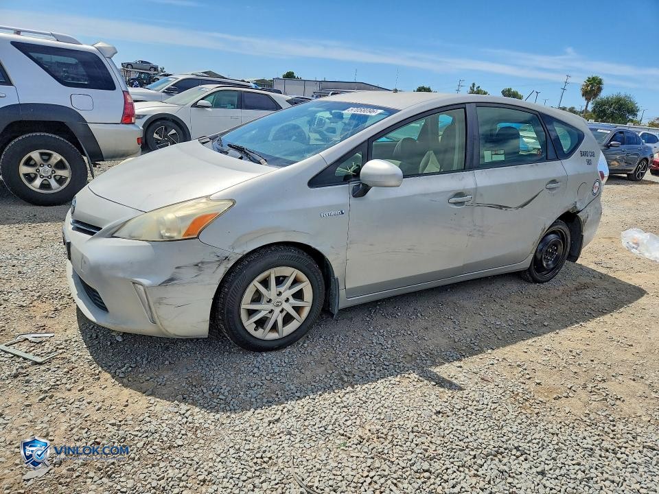 2013 TOYOTA PRIUS V THREE – Lot 57058096 auction photo