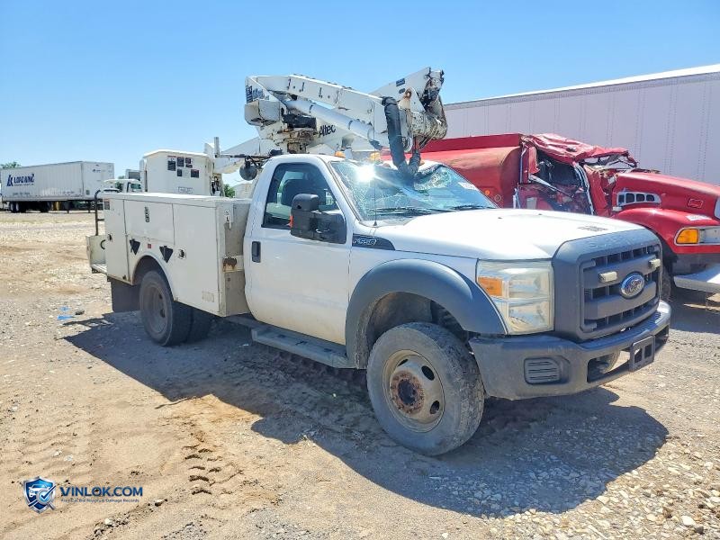 2013 FORD F550 SUPER - BUCKET TRUCK – Lot 57090136 auction photo