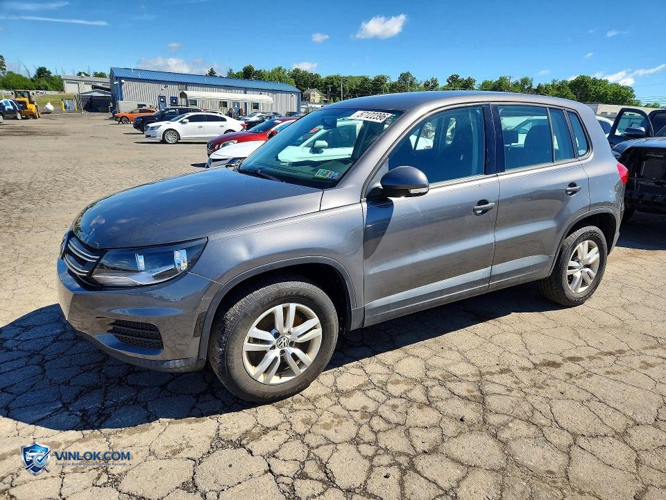 2012 VOLKSWAGEN TIGUAN S – Lot 57122396 auction photo