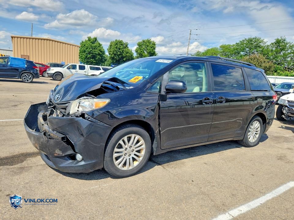 2014 TOYOTA SIENNA XLE 8-PASSENGER – Lot 57142716 auction photo