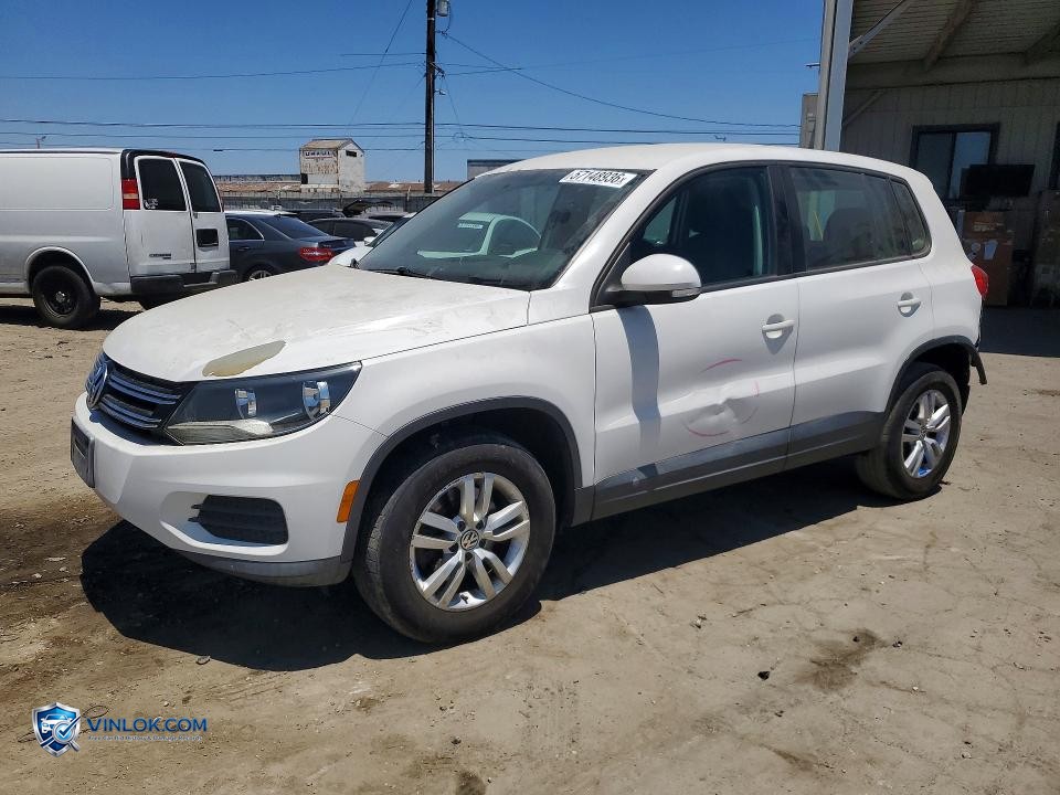 2013 VOLKSWAGEN TIGUAN S – Lot 57148936 auction photo