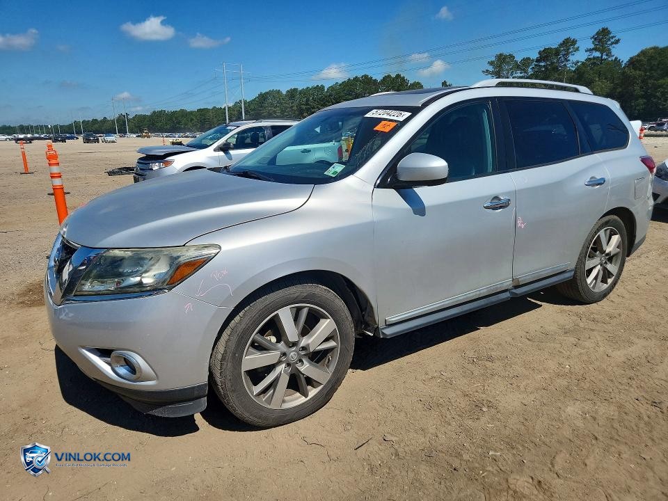 2015 NISSAN PATHFINDER PLATINUM – Lot 57204226 auction photo