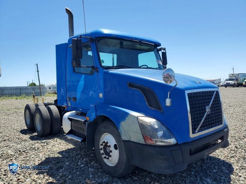 2011 VOLVO VNL SEMI TRUCK – Lot 57228856 auction photo
