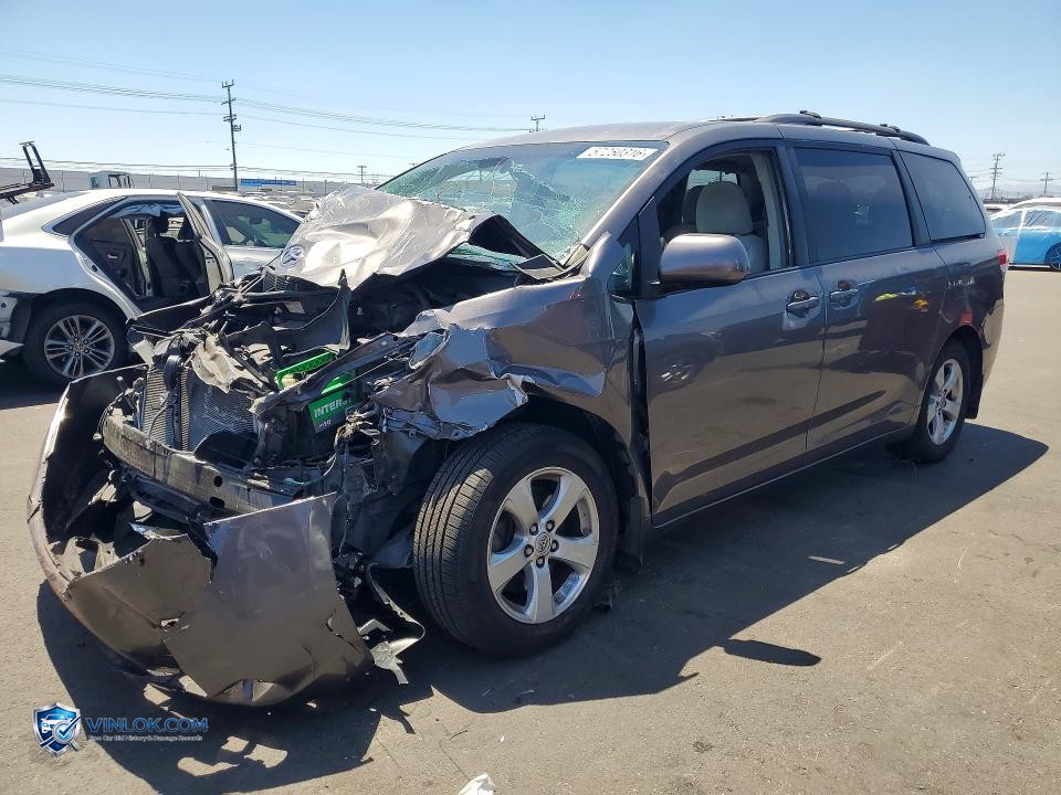 2012 TOYOTA SIENNA LE – Lot 57250316 auction photo