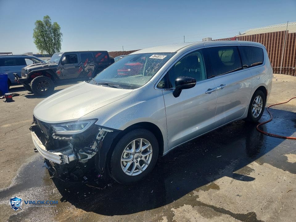 2024 CHRYSLER PACIFICA TOURING L – Lot 57251886 auction photo