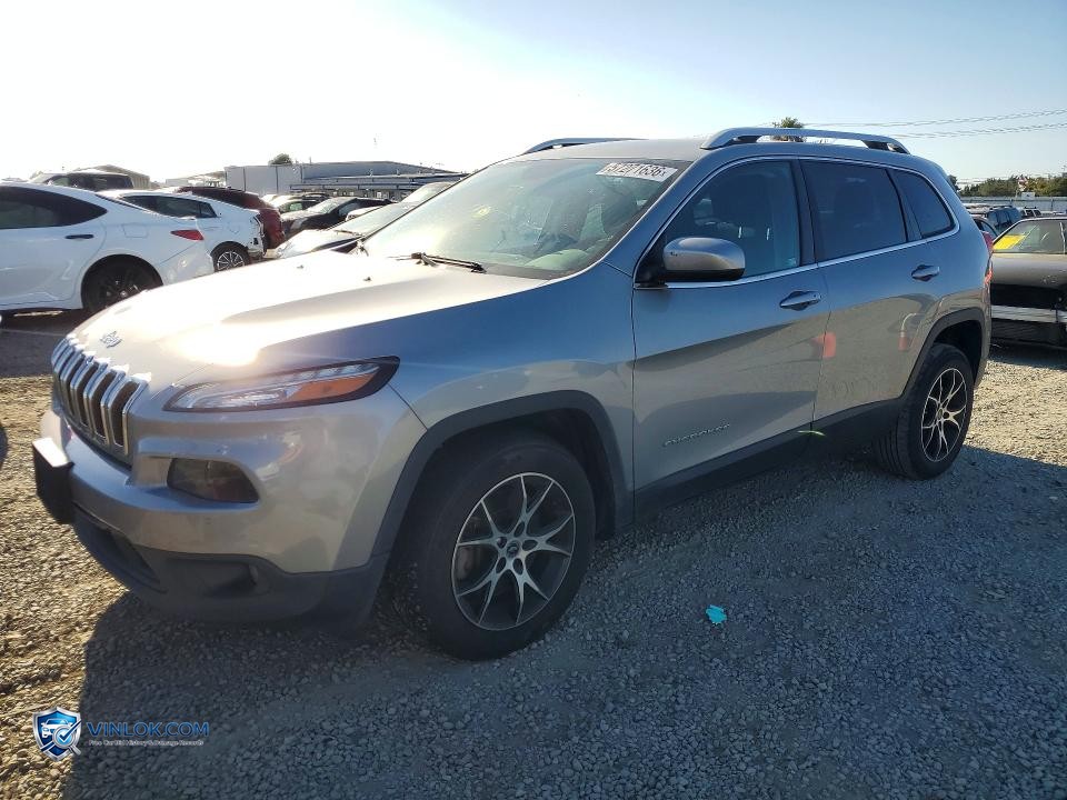 2015 JEEP CHEROKEE LATITUDE – Lot 57271636 auction photo