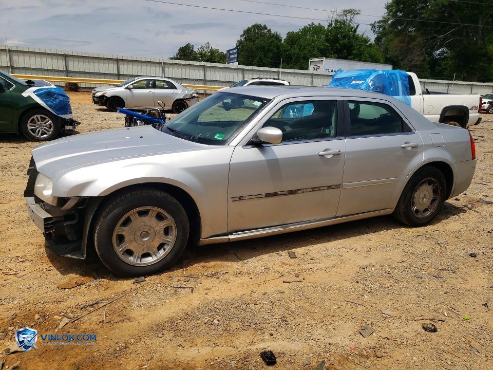 2005 CHRYSLER 300 TOURING – Lot 57334826 auction photo