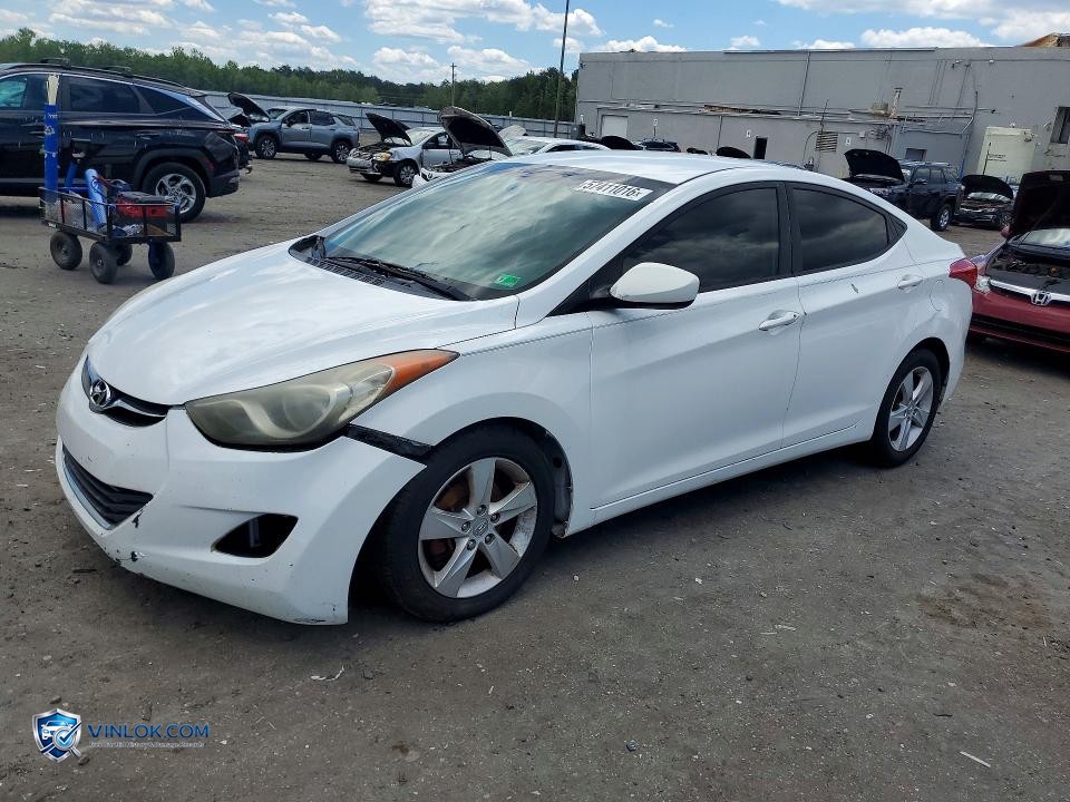 2013 HYUNDAI ELANTRA GLS – Lot 57411016 auction photo
