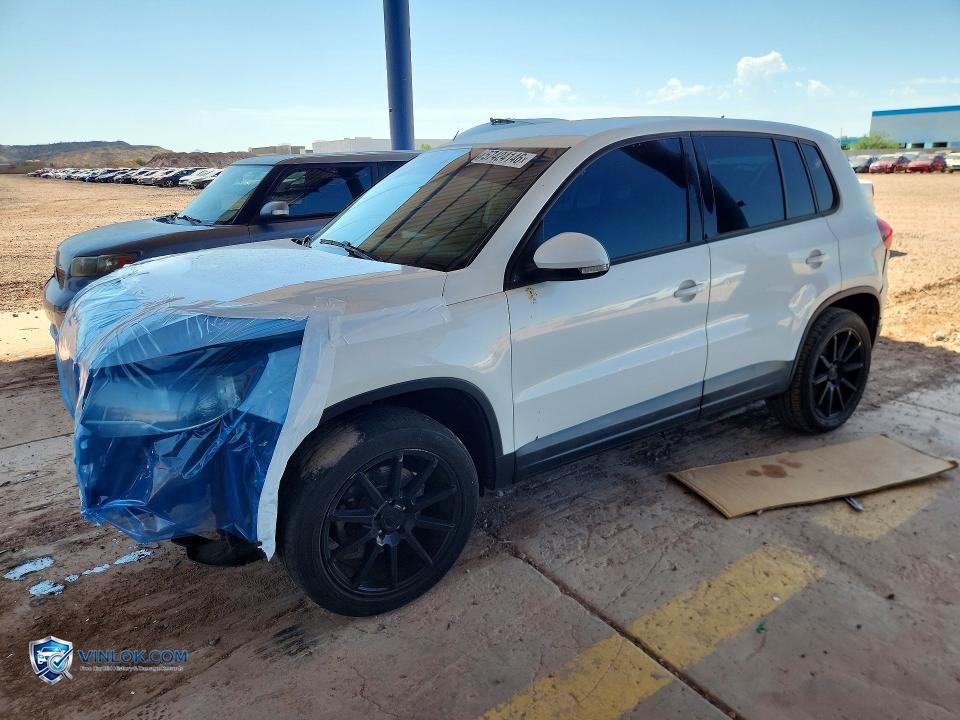 2012 VOLKSWAGEN TIGUAN S – Lot 57424146 auction photo