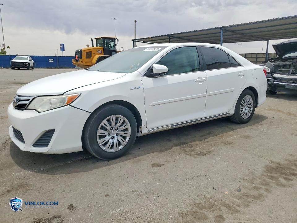 2014 TOYOTA CAMRY HYBRID LE – Lot 57438536 auction photo