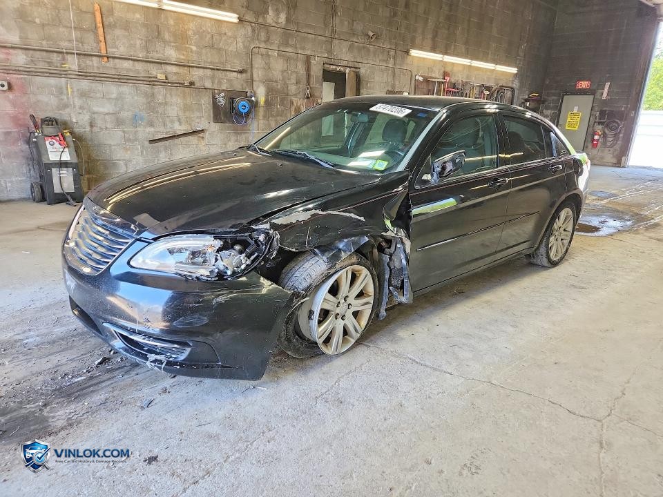 2013 CHRYSLER 200 TOURING – Lot 57470206 auction photo