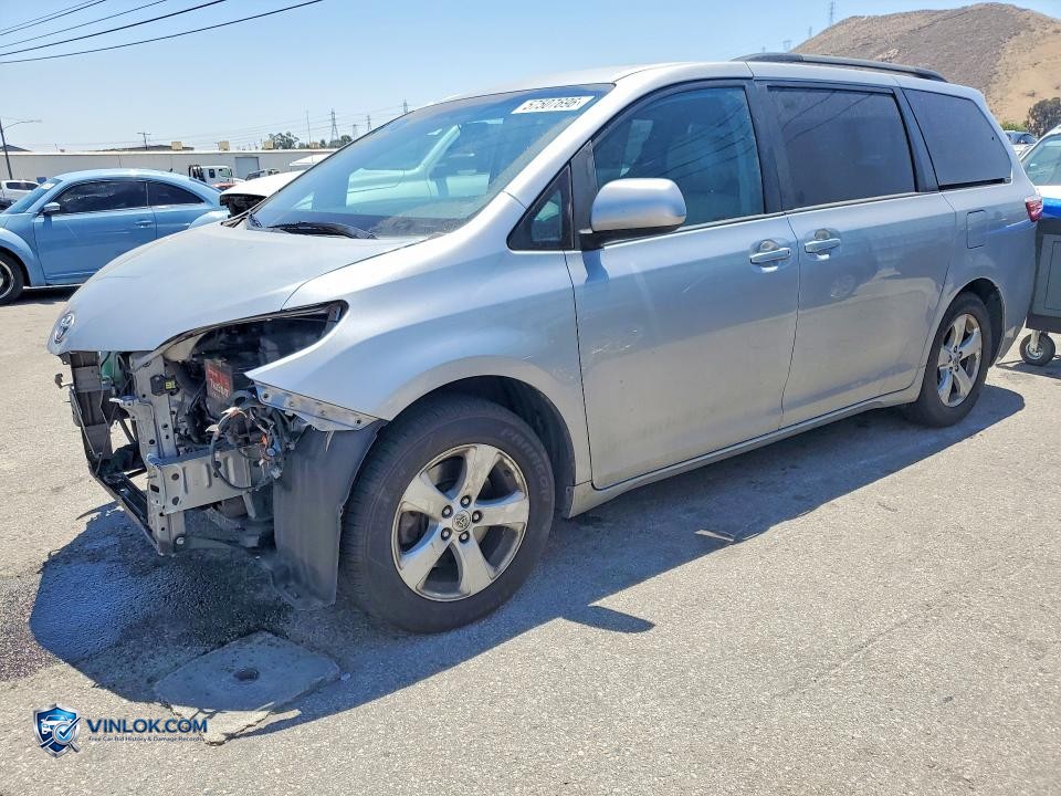 2015 TOYOTA SIENNA LE – Lot 57507696 auction photo