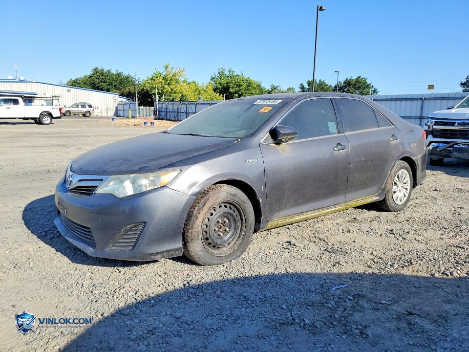 2013 TOYOTA CAMRY HYBRID LE – Lot 57515486 auction photo