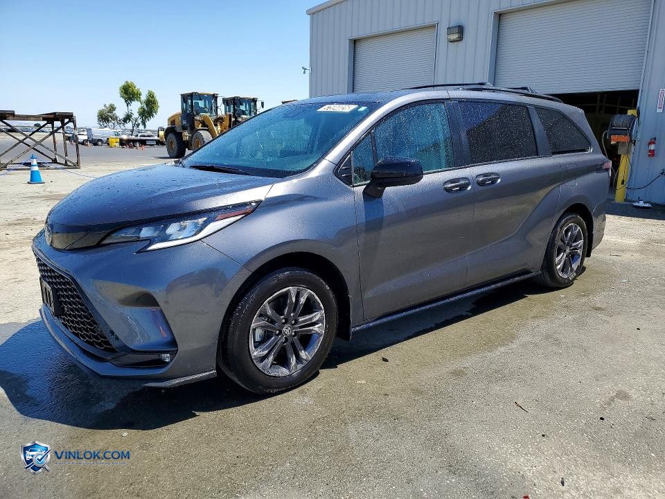 2025 TOYOTA SIENNA XSE – Lot 57594026 auction photo