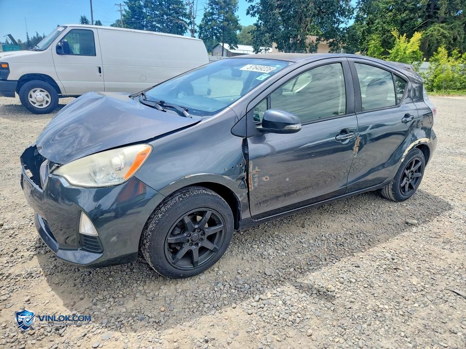 2013 TOYOTA PRIUS C THREE – Lot 57649226 auction photo