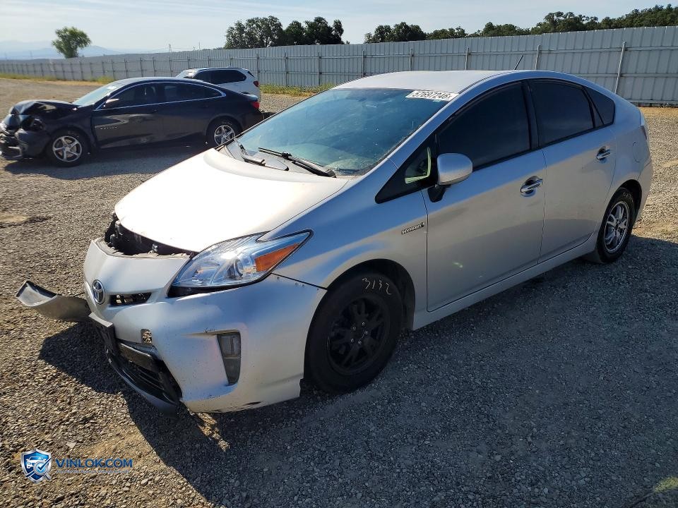 2013 TOYOTA PRIUS THREE – Lot 57697246 auction photo