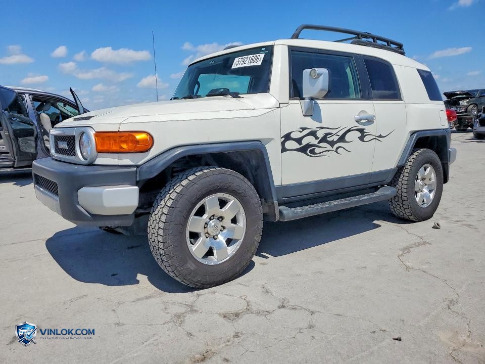 2010 TOYOTA FJ CRUISER BASE – Lot 57921606 auction photo